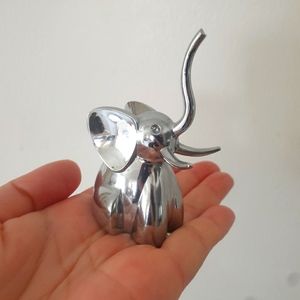 Umbra brand Elephant Ring Holder